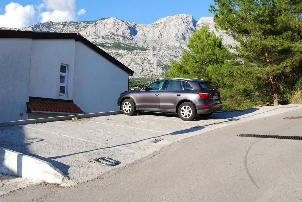 Apartments Zovko Tucepi Exterior photo