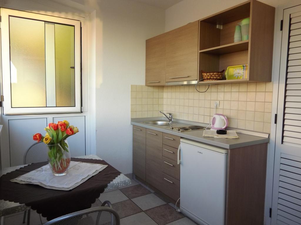 Apartments Zovko Tucepi Exterior photo